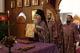 10-Воздвижение Честнаго и Животворящего Креста Господня. Божественная Литургия в главном храме епархии