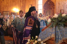 9-Архиепископ Амфилохий возглавил праздничное богослужение в день престольного торжества Покровского собора города Усть-Каменогорска