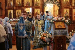 21-Архиепископ Амфилохий возглавил праздничное богослужение в день престольного торжества Покровского собора города Усть-Каменогорска