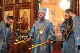 30-Архиепископ Амфилохий возглавил праздничное богослужение в день престольного торжества Покровского собора города Усть-Каменогорска