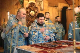 34-Архиепископ Амфилохий возглавил праздничное богослужение в день престольного торжества Покровского собора города Усть-Каменогорска