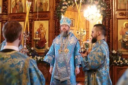 71-Архиепископ Амфилохий возглавил праздничное богослужение в день престольного торжества Покровского собора города Усть-Каменогорска