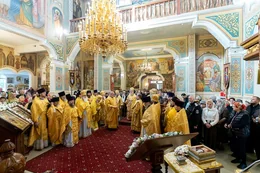 6-Архиепископ Усть-Каменогорский и Семипалатинский Амфилохий принял участие в духовных торжествах, состоявшихся в Никольском соборе Алма-Аты, в день памяти  священноисповедника Николая, митрополита Казахстанского