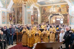 14-Архиепископ Усть-Каменогорский и Семипалатинский Амфилохий принял участие в духовных торжествах, состоявшихся в Никольском соборе Алма-Аты, в день памяти  священноисповедника Николая, митрополита Казахстанского