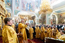 16-Архиепископ Усть-Каменогорский и Семипалатинский Амфилохий принял участие в духовных торжествах, состоявшихся в Никольском соборе Алма-Аты, в день памяти  священноисповедника Николая, митрополита Казахстанского