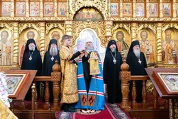 28-Архиепископ Усть-Каменогорский и Семипалатинский Амфилохий принял участие в духовных торжествах, состоявшихся в Никольском соборе Алма-Аты, в день памяти  священноисповедника Николая, митрополита Казахстанского