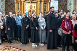 9-Управляющий Усть-Каменогорской и Семипалатинской епархии в праздник Иверской иконы Божией Матери принял участие в престольном торжестве в Иверско-Серафимовском монастыре Алма-Аты