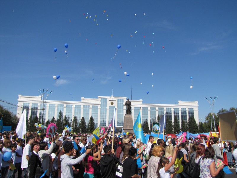 Погода усть каменогорск дней. С днем города Усть-Каменогорск. Поздравления с днём города Усть Каменогорска. С днем города Усть Каменогорск картинки. День города Усть-Каменогорск 2020 когда.