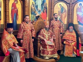 В Неделю «о самаряныне» архиепископ Амфилохий возглавил служение Божественной Литургии в главном храме Восточного Казахстана 