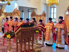 Соборное служение Божественной Литургии в главном храме Рудного Алтая
