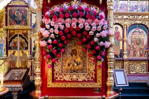 В праздник Феодоровской иконы Божией Матери архиепископ Усть-Каменогорский и Семипалатинский Амфилохий сослужил Главе Митрополичьего округа за Божественной Литургией в главном храме Южной столицы