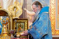 3-В праздник Феодоровской иконы Божией Матери архиепископ Усть-Каменогорский и Семипалатинский Амфилохий сослужил Главе Митрополичьего округа за Божественной Литургией в главном храме Южной столицы