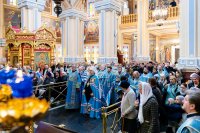 6-В праздник Феодоровской иконы Божией Матери архиепископ Усть-Каменогорский и Семипалатинский Амфилохий сослужил Главе Митрополичьего округа за Божественной Литургией в главном храме Южной столицы