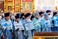 9-В праздник Феодоровской иконы Божией Матери архиепископ Усть-Каменогорский и Семипалатинский Амфилохий сослужил Главе Митрополичьего округа за Божественной Литургией в главном храме Южной столицы
