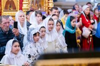 13-В праздник Феодоровской иконы Божией Матери архиепископ Усть-Каменогорский и Семипалатинский Амфилохий сослужил Главе Митрополичьего округа за Божественной Литургией в главном храме Южной столицы