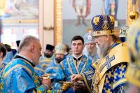 16-В праздник Феодоровской иконы Божией Матери архиепископ Усть-Каменогорский и Семипалатинский Амфилохий сослужил Главе Митрополичьего округа за Божественной Литургией в главном храме Южной столицы