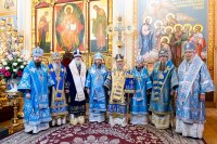 28-В праздник Феодоровской иконы Божией Матери архиепископ Усть-Каменогорский и Семипалатинский Амфилохий сослужил Главе Митрополичьего округа за Божественной Литургией в главном храме Южной столицы