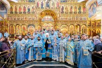 34-В праздник Феодоровской иконы Божией Матери архиепископ Усть-Каменогорский и Семипалатинский Амфилохий сослужил Главе Митрополичьего округа за Божественной Литургией в главном храме Южной столицы