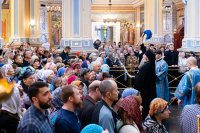 36-В праздник Феодоровской иконы Божией Матери архиепископ Усть-Каменогорский и Семипалатинский Амфилохий сослужил Главе Митрополичьего округа за Божественной Литургией в главном храме Южной столицы