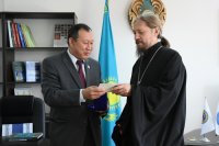1-Епископ Каскеленский Геннадий награжден медалью «Қазақстан халқы Ассамблеясына 25 жыл»