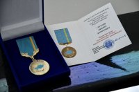 2-Епископ Каскеленский Геннадий награжден медалью «Қазақстан халқы Ассамблеясына 25 жыл»