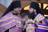 4-Усть-Каменогорск встретил часть Святого и Животворящего Креста Господня