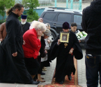 В Семипалатинске православные встретили Крест-мощевик
