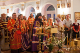 2-В память мученической кончины Царской семьи епископ Усть-Каменогорский и Семипалатинский Амфилохий совершил ночную Литургию в храме во имя святых Царственных страстотерпцев