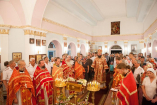 В память мученической кончины Царской семьи епископ Усть-Каменогорский и Семипалатинский Амфилохий совершил ночную Литургию в храме во имя святых Царственных страстотерпцев