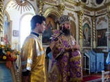 12-В праздник Воздвижения Честного и Животворящего Креста Господня Преосвященнейший Амфилохий, епископ Усть-Каменогорский и Семипалатинский, возглавил Божественную литургию в Воскресенском кафедральном соборе Семипалатинска