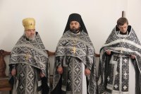5-Епископ Амфилохий совершил Литургию Преждеосвященных Даров в кафедральном соборе