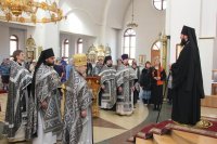 21-Епископ Амфилохий совершил Литургию Преждеосвященных Даров в кафедральном соборе