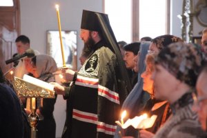 Чтение Великого покаянного канона в Свято-Андреевском кафедральном соборе