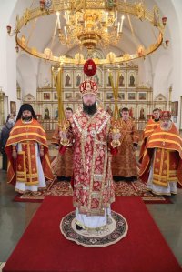 Служение епископа Амфилохия в Неделю жен-мироносиц
