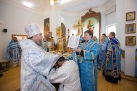 18-Епископ Амфилохий сослужил Главе Православной Церкви Казахстана в день празднования Казанской иконы Божией Матери