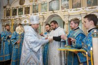 19-Епископ Амфилохий сослужил Главе Православной Церкви Казахстана в день празднования Казанской иконы Божией Матери