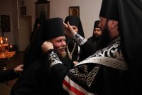 8-Епископ Амфилохий совершил иноческий постриг в Свято-Троицком мужском монастыре