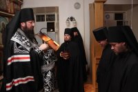 12-Епископ Амфилохий совершил иноческий постриг в Свято-Троицком мужском монастыре