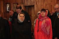 16-Похвала Пресвятой Богородицы. Преосвященный епископ Амфилохий совершил богослужение в Свято-Покровском храме г.Усть-Каменогорска по случаю 10-летия со дня его открытия