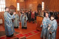 25-Похвала Пресвятой Богородицы. Преосвященный епископ Амфилохий совершил богослужение в Свято-Покровском храме г.Усть-Каменогорска по случаю 10-летия со дня его открытия