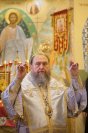 4-Управляющий Усть-Каменогорской епархией молился за Литургией в домовом храме митрополичьей резиденции в Алма-Ате