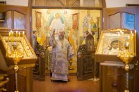 11-Управляющий Усть-Каменогорской епархией молился за Литургией в домовом храме митрополичьей резиденции в Алма-Ате