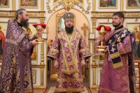 19-Епископ Амфилохий совершил Божественную Литургию в Свято-Андреевском кафедральном соборе