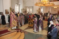 32-Епископ Амфилохий совершил Божественную Литургию в Свято-Андреевском кафедральном соборе