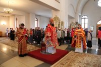 10-В день памяти великомученика и целителя Пантелеимона епископ Усть-Каменогорский и Семипалатинский Амфилохий совершил Литургию в Свято-Андреевском кафедральном соборе города Усть-Каменогорска