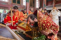 10-Верующие старейшего города Казахстана поклоняются Поясу Пресвятой Богородицы