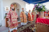18-	 Литургия под открытым небом, посвященная прибытию Пояса Богородицы, состоялась в Благовещенском храме Актау