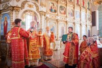 20-	 Преполовение Святой Пятидесятницы. Поясу Приснодевы Марии поклоняются верующие Актюбинской области