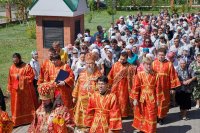 23-	 Преполовение Святой Пятидесятницы. Поясу Приснодевы Марии поклоняются верующие Актюбинской области