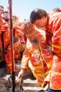 27-	 Преполовение Святой Пятидесятницы. Поясу Приснодевы Марии поклоняются верующие Актюбинской области
